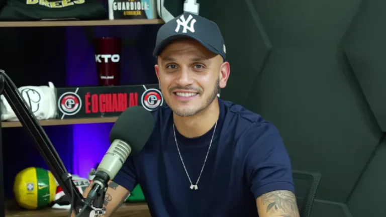 Fábio Santos, ex-Corinthians e SPFC, elege torcida “única” no Brasil