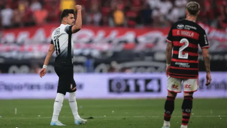 Arnaldo Ribeiro vê favoritismo do Corinthians sobre o Flamengo na Copa do Brasil
