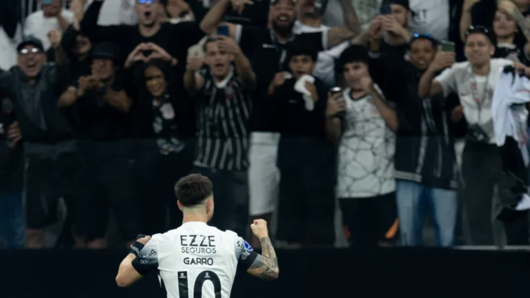 Pilhado crava melhor jogador do Corinthians hoje: “Jogando muita bola”