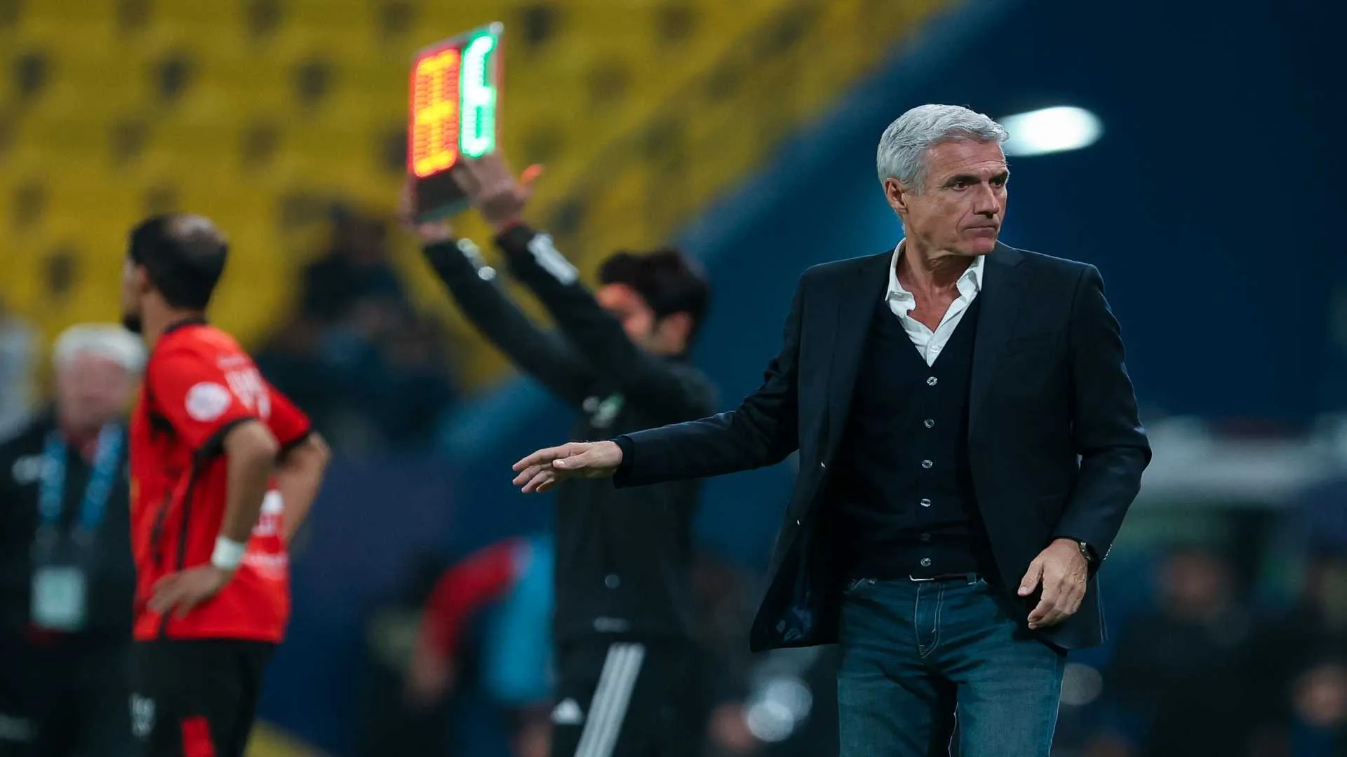 Al Nassr, de CR7, anuncia a demissão do técnico Luís Castro