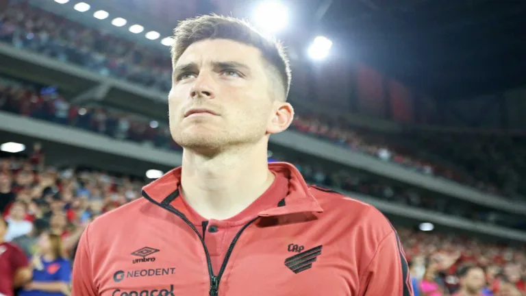 Athletico-PR anuncia a demissão do técnico Martín Varini