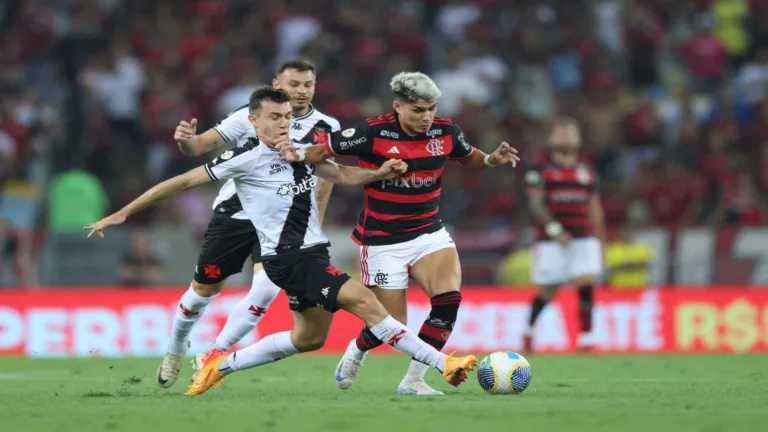 Vasco investe no ataque para empatar com o Flamengo pelo Brasileirão