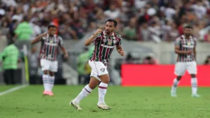 Fluminense marca no fim e garante vitória contra o Atlético-MG na Libertadores