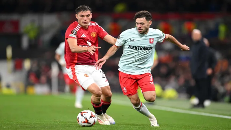 Manchester United cede o empate ao Twente na Europa League