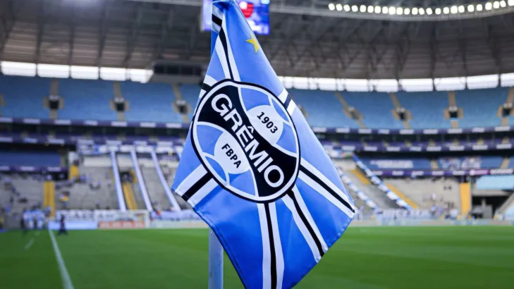 Grêmio hoje tem Romarinho e mais 4 nomes especulados no mercado da bola; Alex Santana vai estrear no Brasileirão Grêmio hoje tem Romarinho e mais 4 nomes especulados no mercado da bola; Alex Santana vai estrear no Brasileirão