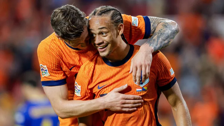 Holanda goleia a Bósnia em estreia na Liga das Nações