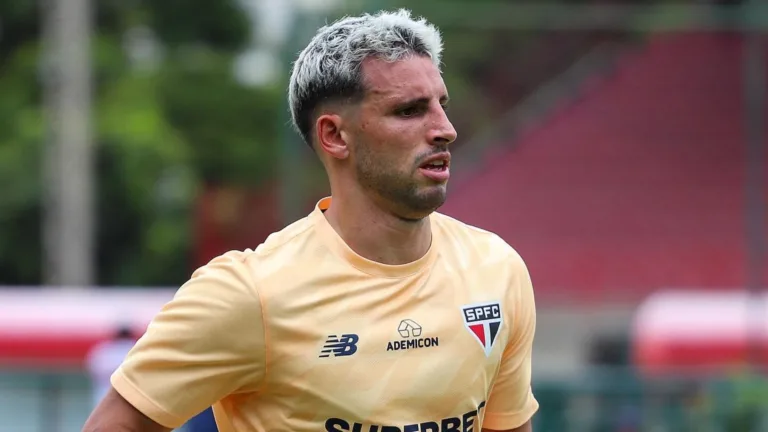 Calleri manda recado para torcida do SPFC após eliminação na Libertadores: “Meu sonho”