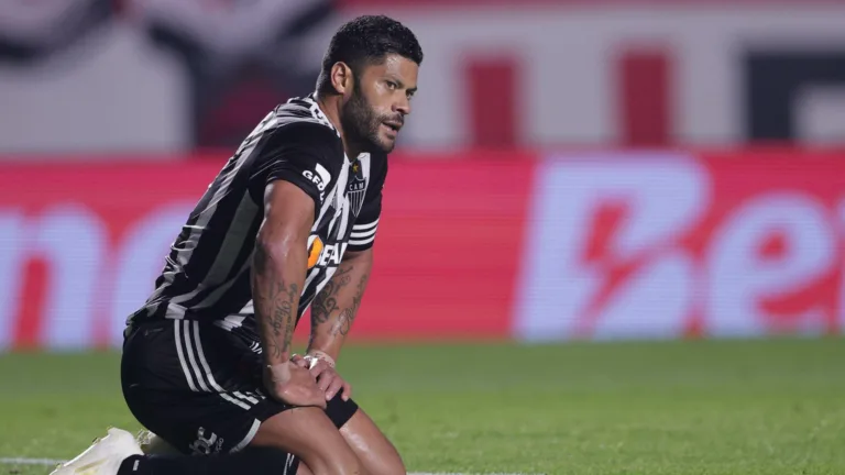 Hulk aponta responsável por sua permanência Atlético-MG: “Aliviou meu coração”