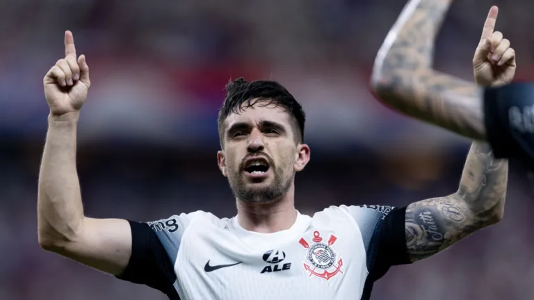 Igor Coronado, do Corinthians, faz cobrança no clube após brilhar na Sul-Americana