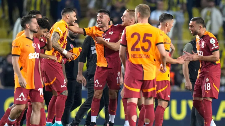 Grandes nomes e vitória no clássico: Galatasaray é uma nova potência no futebol europeu?