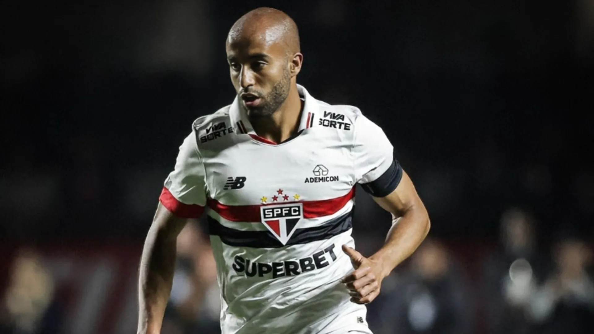 Torcedores do SPFC deixam recado para Lucas Moura após eliminação na Libertadores