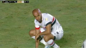 Luis Roberto surpreende ao detonar pênalti de Lucas Moura em SPFC x Botafogo