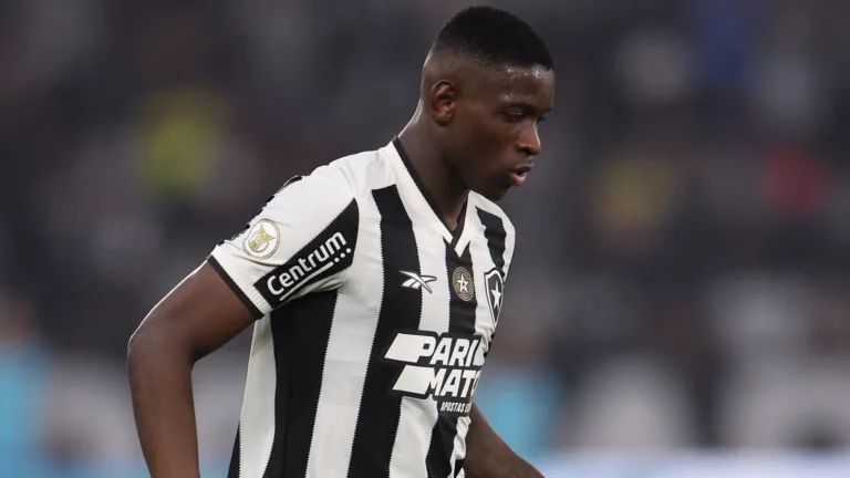 Botafogo inclui Garrincha e deixa Luiz Henrique de fora em time dos sonhos