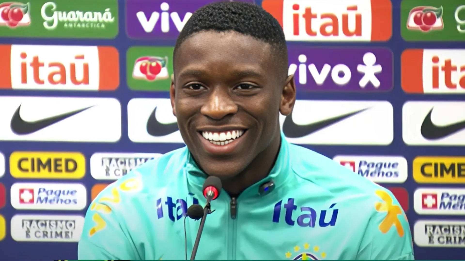 Luiz Henrique, do Botafogo, é sincero em resposta e arranca risadas de jornalistas