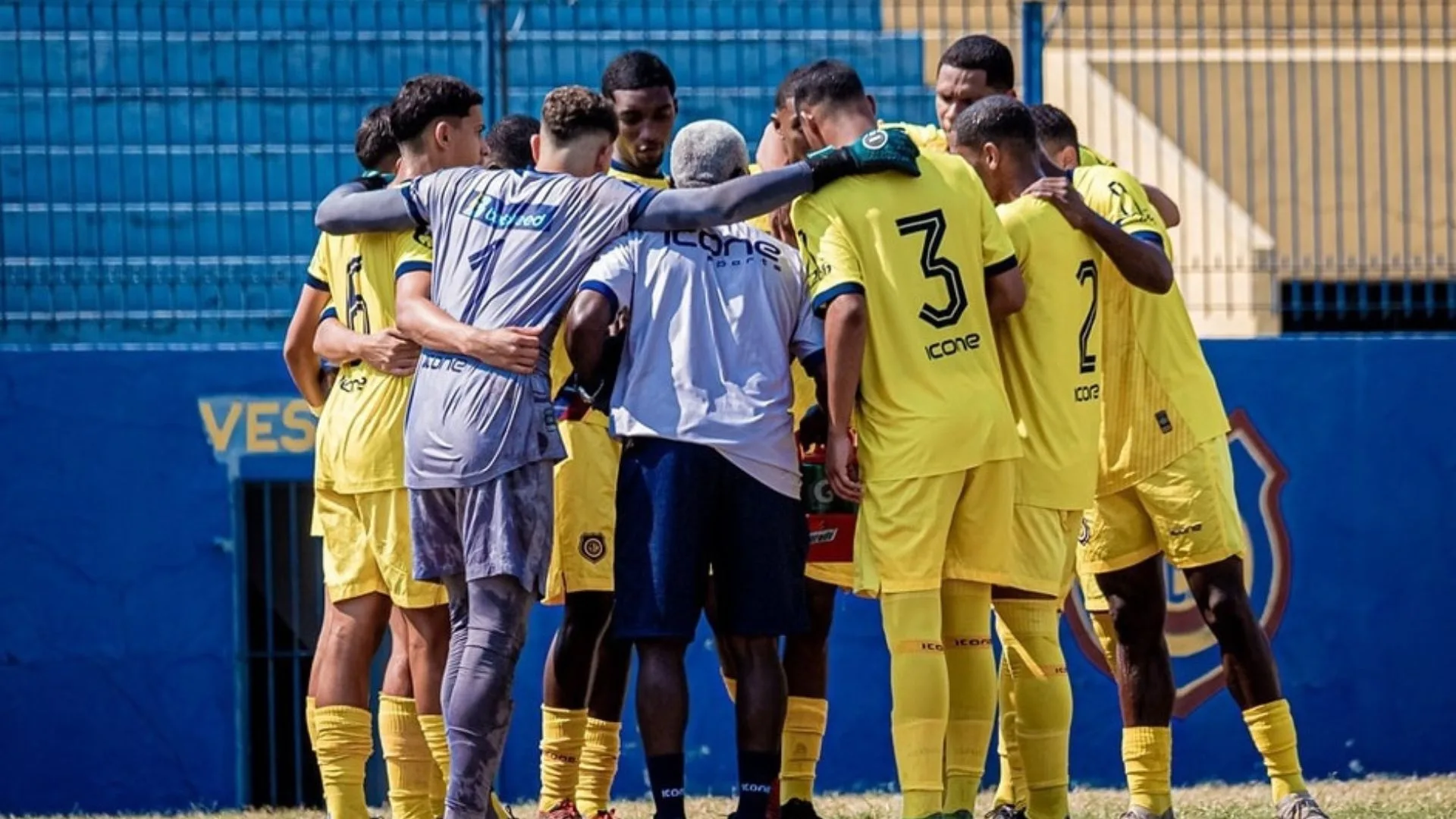 Gandula abre o jogo sobre suposta ofensa de jogador do Fluminense: “Fui chamado de escravo”