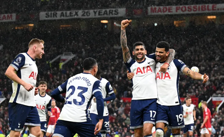 Tottenham goleia o Manchester United em Old Trafford
