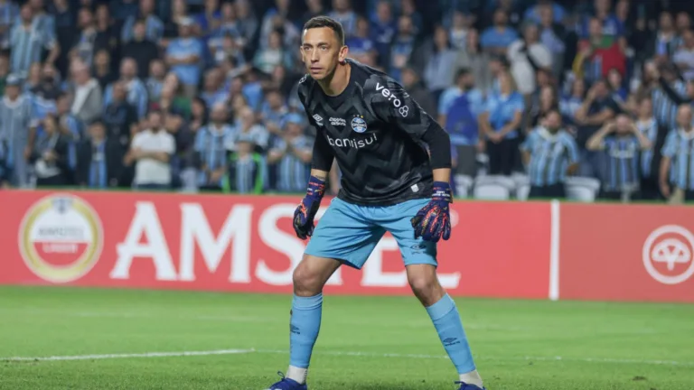 Grêmio: Números de Marchesín em defesas de pênaltis preocupam em 2024