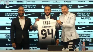 Ex-Corinthians, André Santos coloca atacante do Palmeiras acima de Memphis Depay