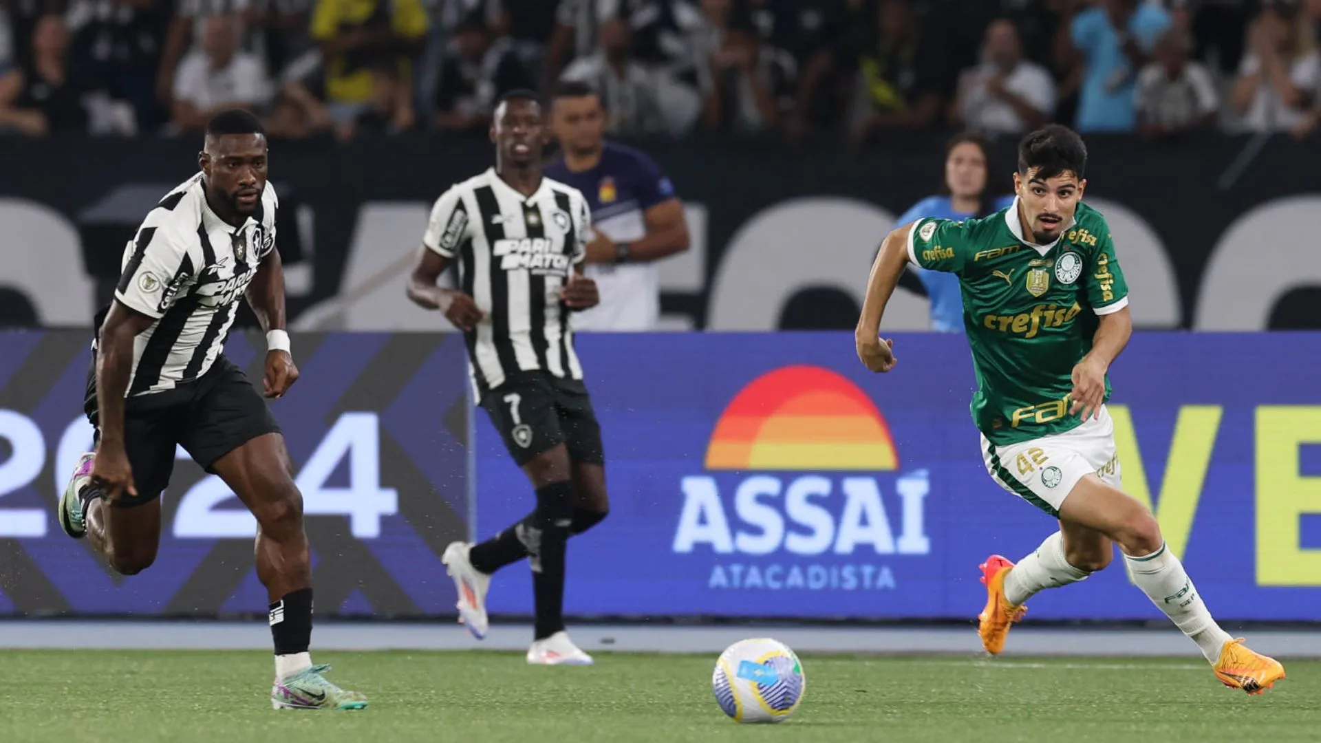 Milton Neves prevê campeão em disputa entre Botafogo e Palmeiras no Brasileirão