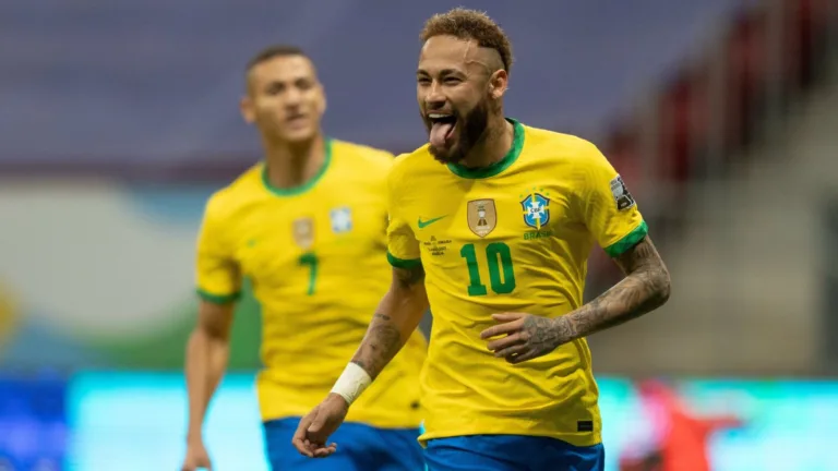 Denílson crava Neymar no mesmo patamar de duas lendas do Brasil: “Fenômeno”
