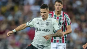 Paulinho, do Atlético-MG, manda recado ao Fluminense após derrota: “Vamos buscar”