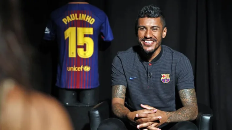 Paulinho cita Barcelona e diz que colega merecia Bola de Ouro