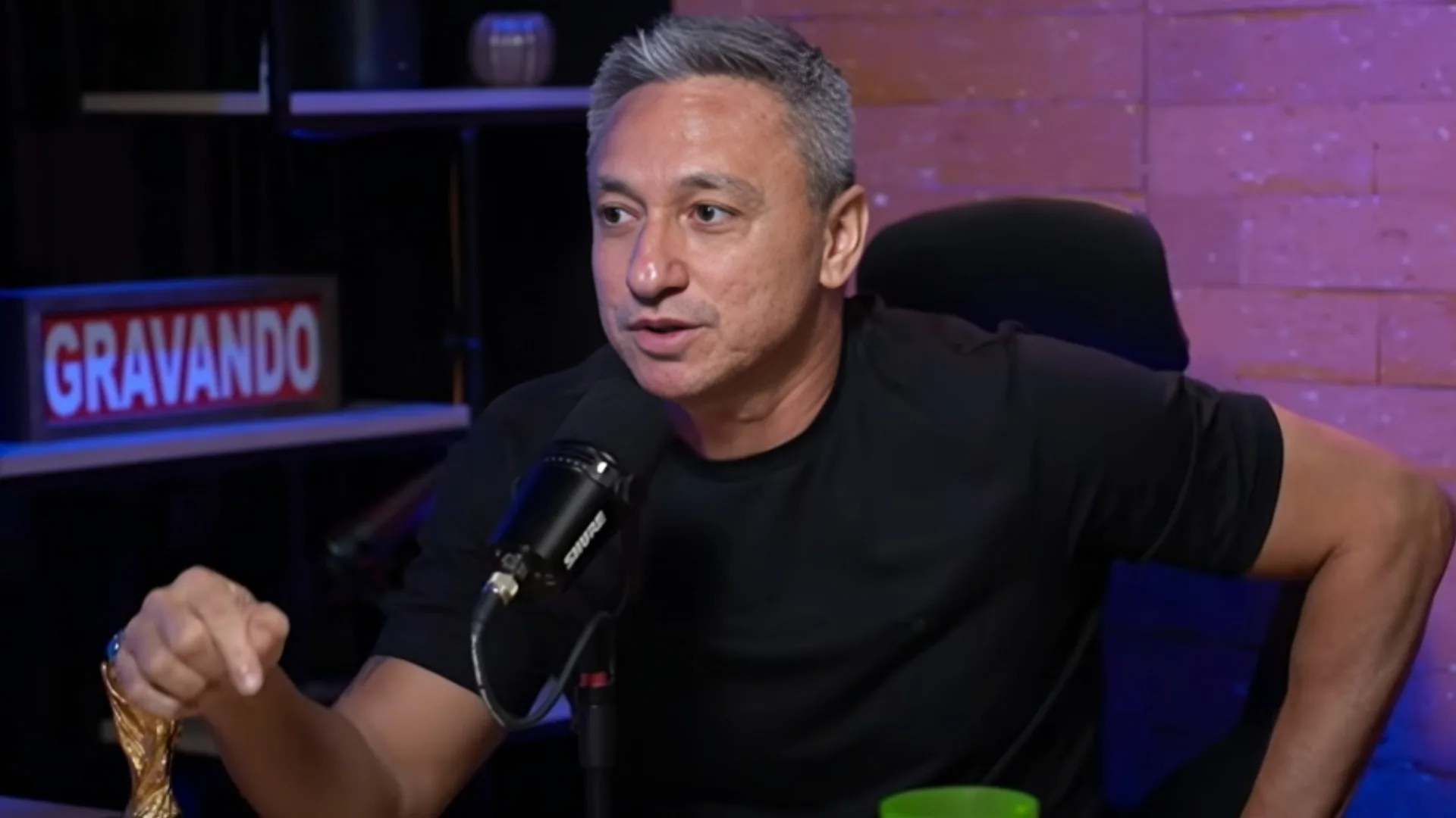 Paulo Nunes destaca lateral-esquerdo diferenciado no Brasil: “Muito bom”