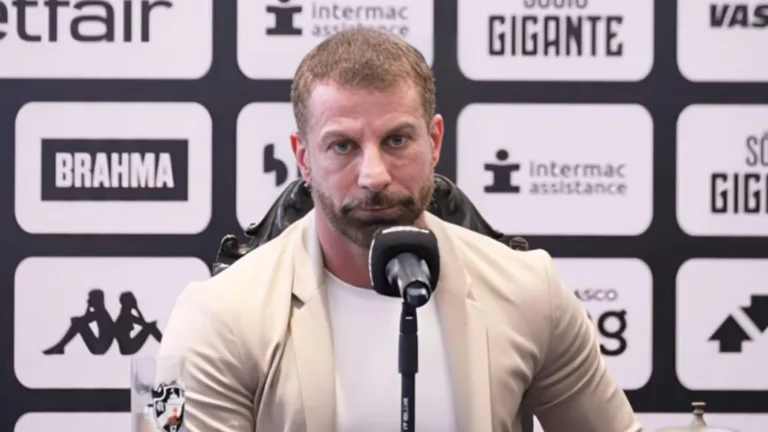 Pedrinho aponta presença do Vasco em top-5 do Brasileirão: “Loucura”