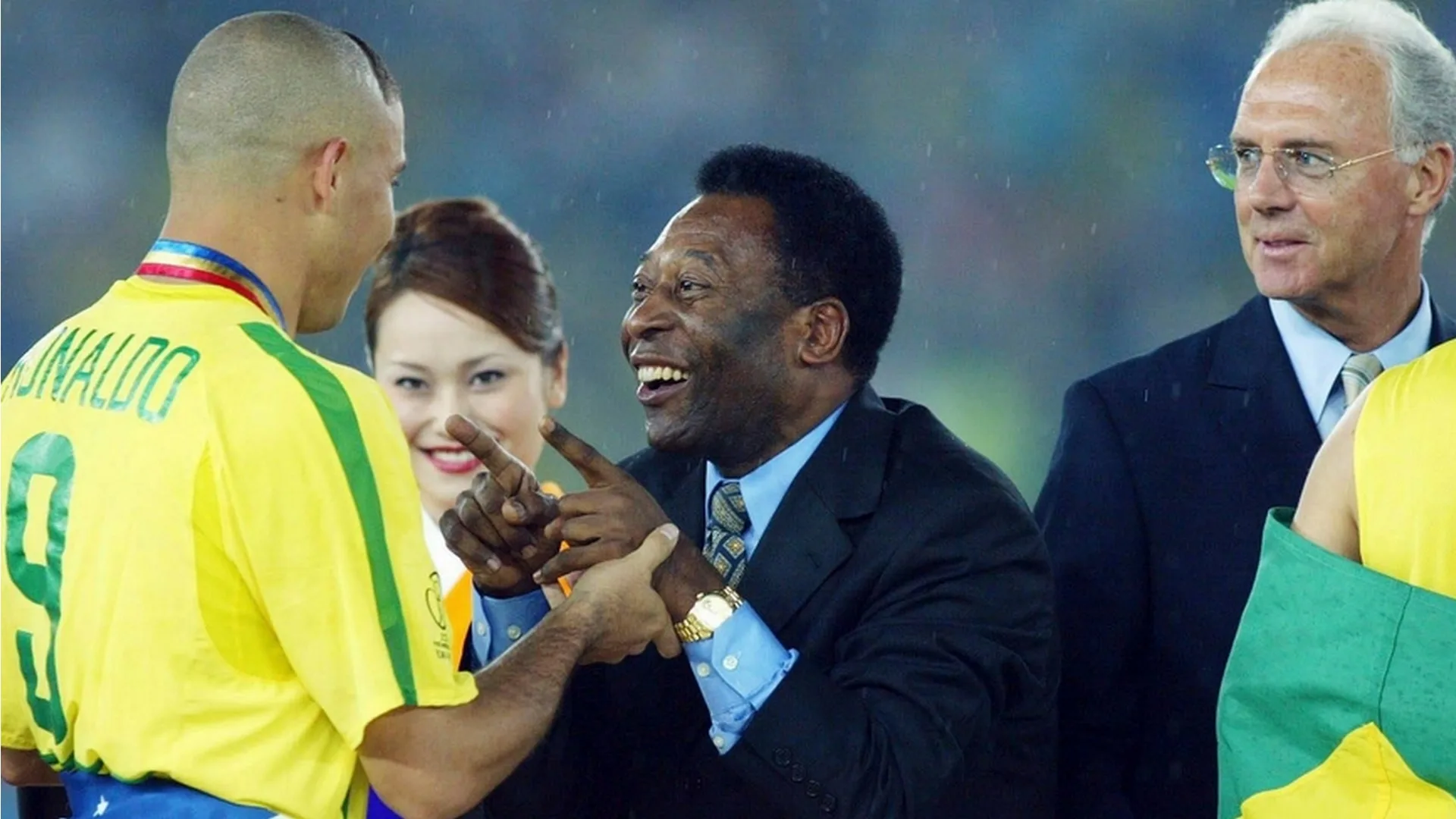 Galvão Bueno inclui Pelé e Ronaldo no maior quarteto de ataque do futebol brasileiro