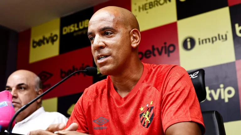 Ex-Cruzeiro, Pepa é apresentado oficialmente no Sport