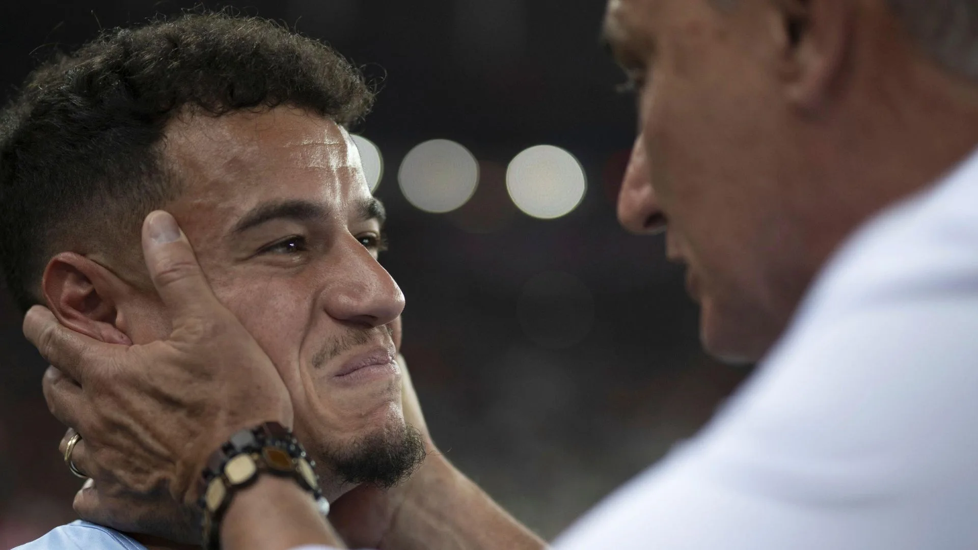 Jornal espanhol aponta “maldição” envolvendo Philippe Coutinho no Vasco: “Seu time sofre”