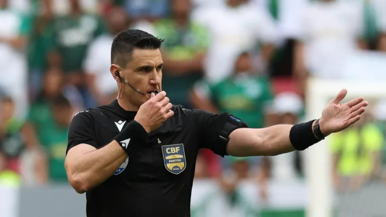 Nadine Bastos opina sobre polêmica de arbitragem em Vasco x Palmeiras