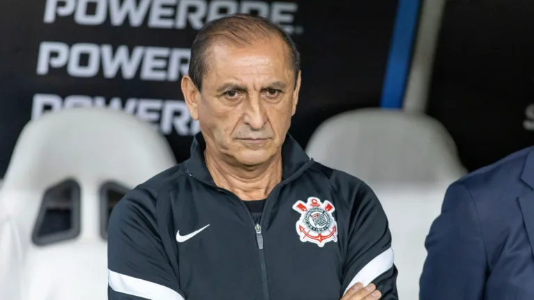 Cappellanes antecipa titularidade de reforço badalado no Corinthians: “Vai arrumar o ataque”