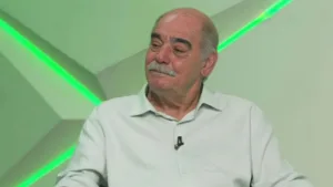 Rivellino destaca jogador esforçado do futebol brasileiro hoje: “É um lutador”