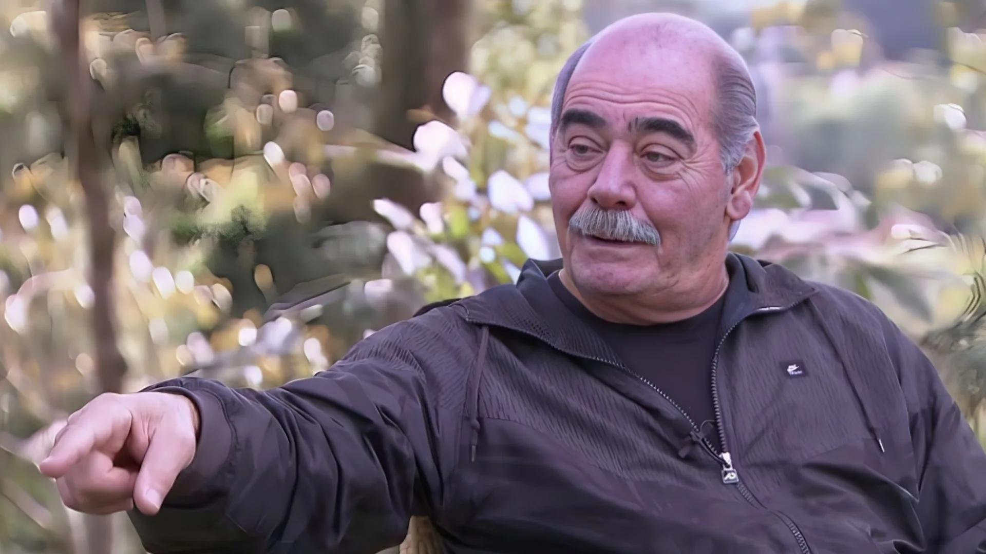 Rivellino elege melhor seleção brasileira e se vê acima de craque histórico: “Mais jogador”