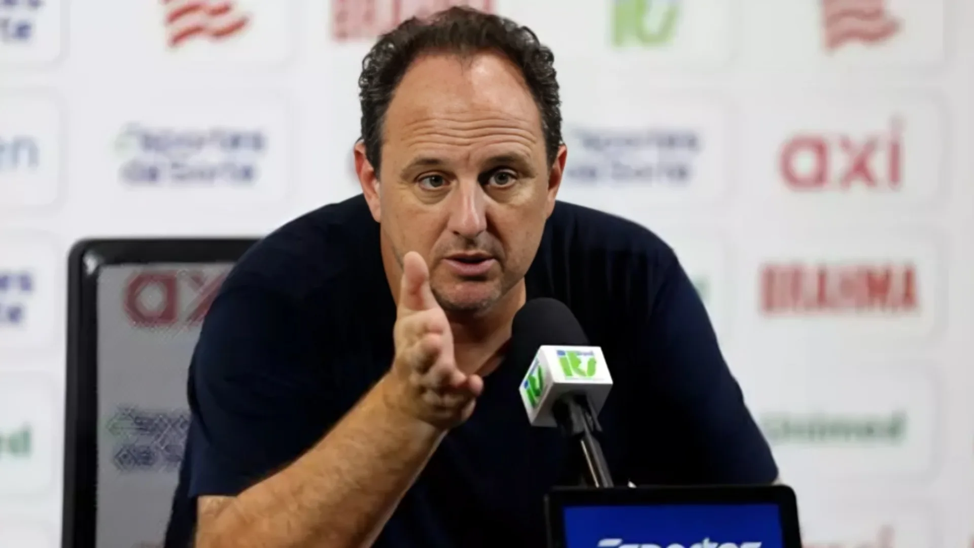 Ceni, do Bahia, indica meia acima da média no Brasil hoje: “Faz jogadas incríveis”