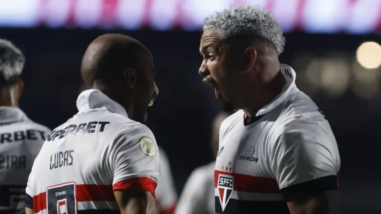 Arnaldo Ribeiro questiona desempenho de dois jogadores do SPFC: “Estão devendo”