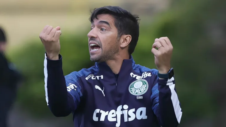 Torcedores do Palmeiras apontam jogador “injustiçado” por Abel Ferreira