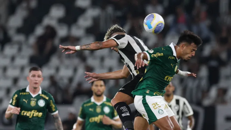 Torcedores do Palmeiras pedem saída de jogador após post do clube: “Vai embora”