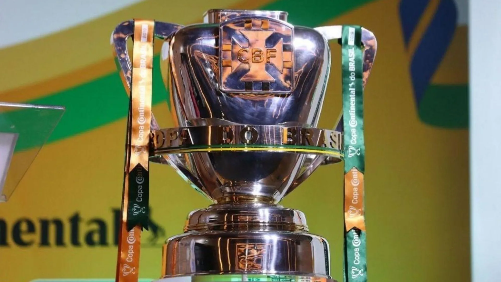 Tostão banca candidato surpresa ao título da Copa do Brasil