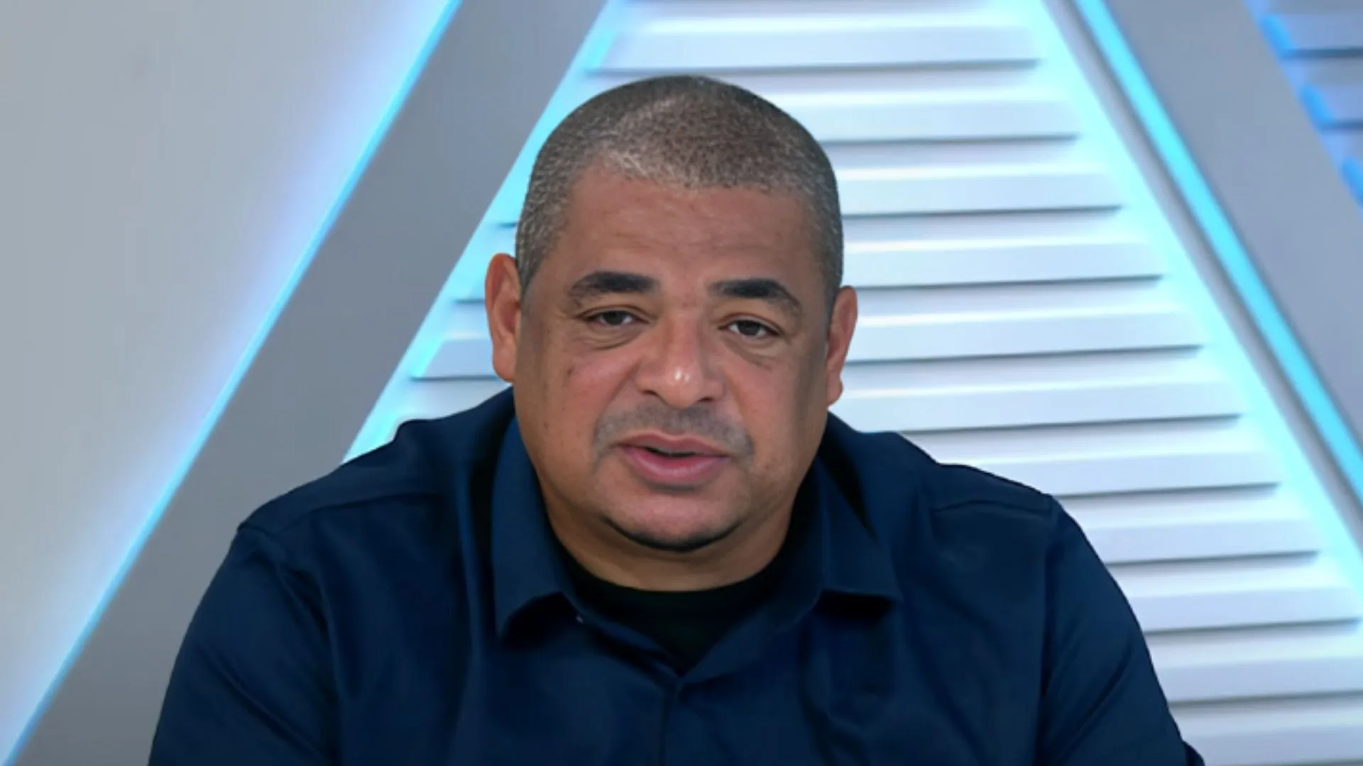 Vampeta prevê ataque ousado capaz de garantir arrancada no Brasileirão: “Vai usar”