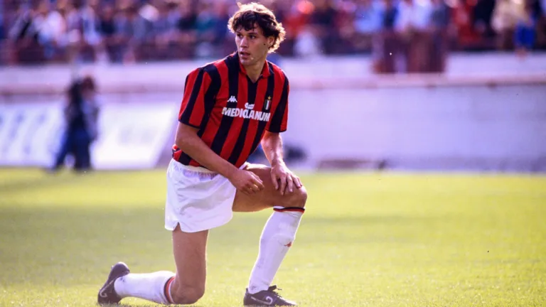 Van Basten, ex-Milan e Ajax, ‘escolhe’ os três melhores jogadores da história do futebol