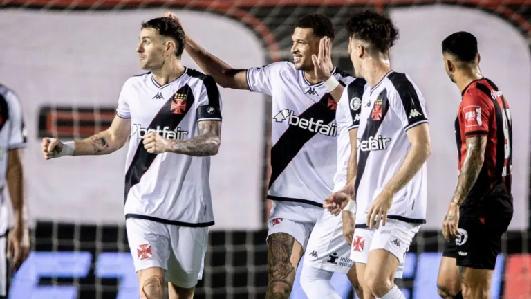 Valor da folha salarial do Vasco na temporada de 2024 é revelado por Nicola; veja quanto