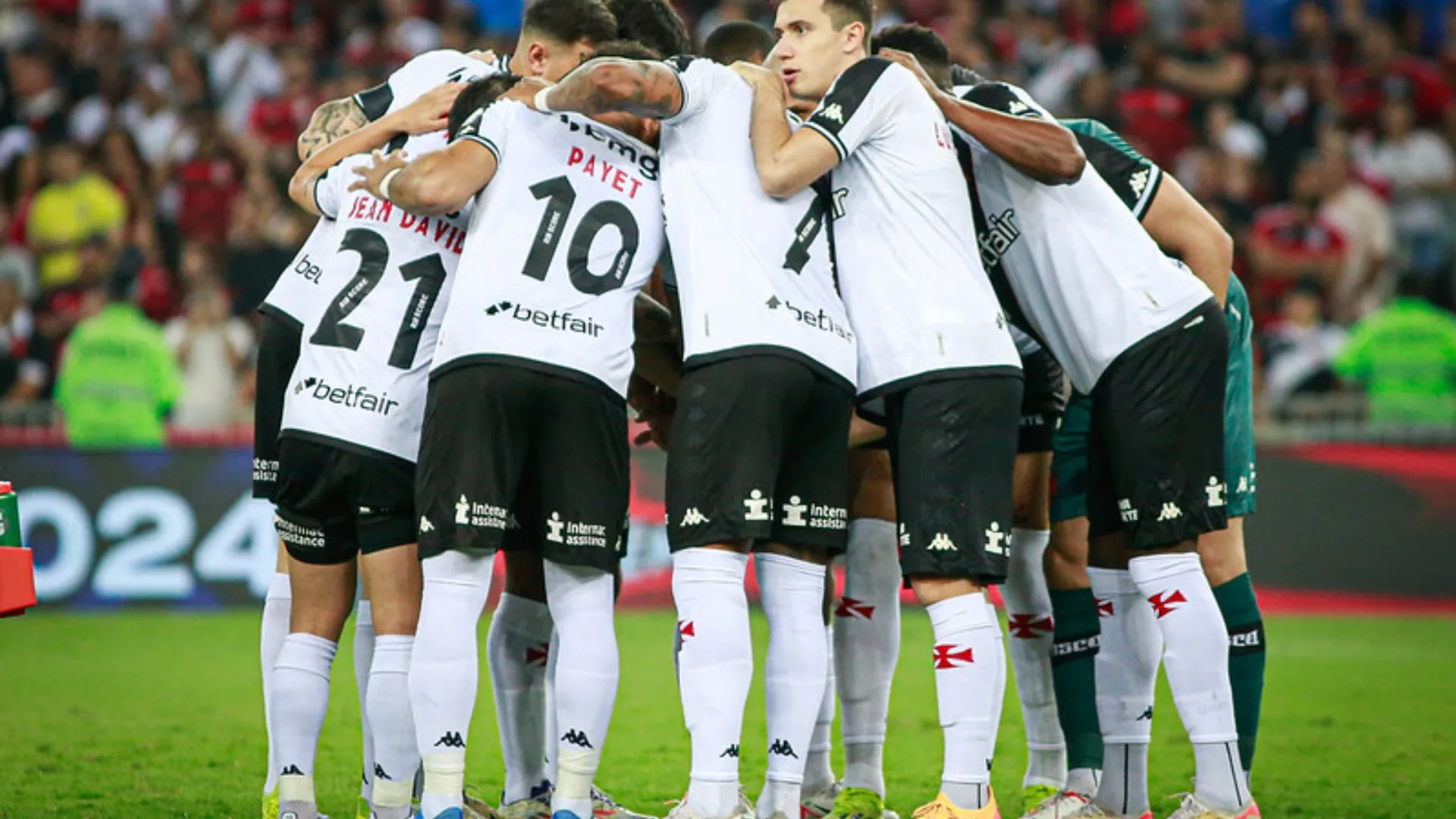 Veja a provável escalação do Vasco da Gama contra o Palmeiras hoje 