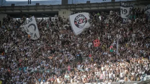 Vasco avalia possível mudança de estádio para jogo da Copa do Brasil