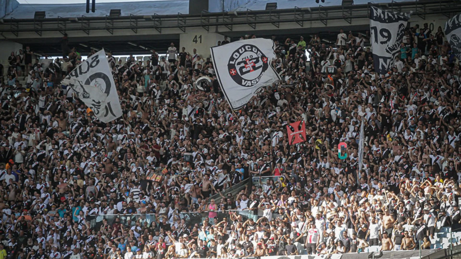 Vasco avalia possível mudança de estádio para jogo da Copa do Brasil