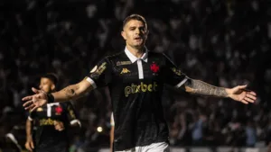 Vegetti, do Vasco, ressalta compromisso do time na Copa do Brasil: “Confiamos no trabalho”