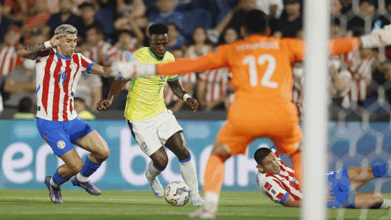 Alicia Klein cita 4 times do Brasileirão que jogam mais que a seleção brasileira