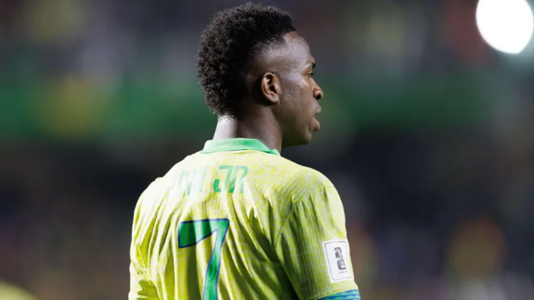 Vinícius Júnior, do Real Madrid, tem titularidade na seleção brasileira questionada