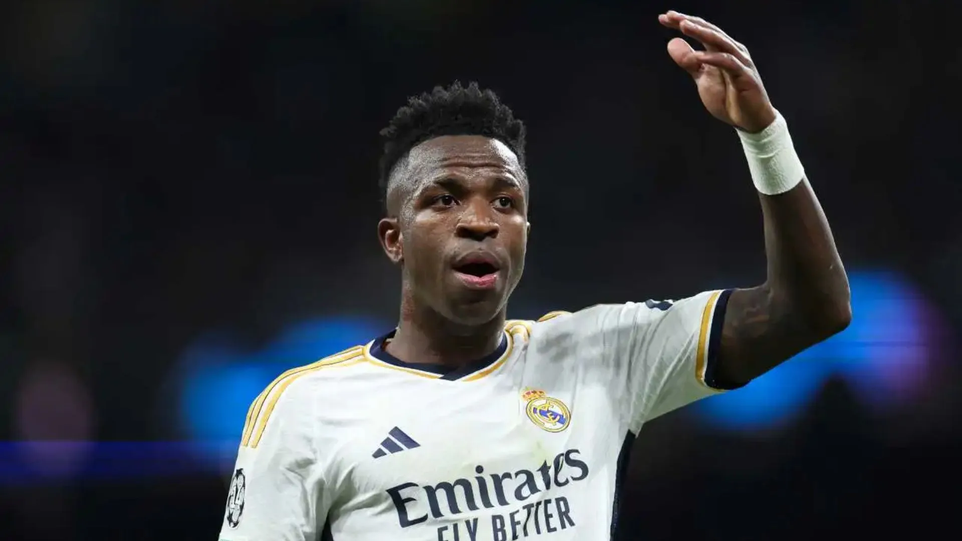 Casagrande cita Vinícius Júnior ao exaltar atacante do futebol brasileiro: “Incrível”